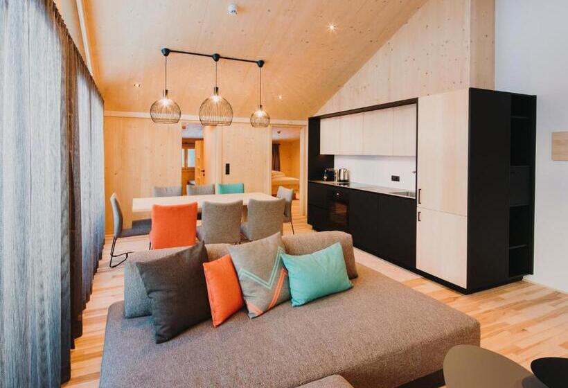 سوییت سوپریور, Alpin   Studios & Suites