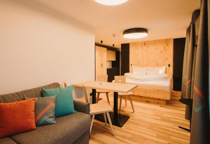 استودیو استاندارد با بالکن, Alpin   Studios & Suites