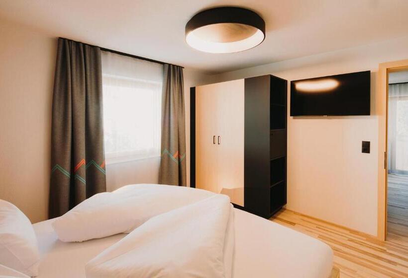 استودیو استاندارد با بالکن, Alpin   Studios & Suites