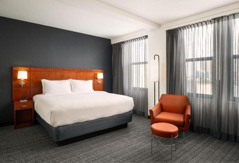 Стандартный Номер Кровать Кинг, Courtyard By Marriott St. Petersburg Downtown