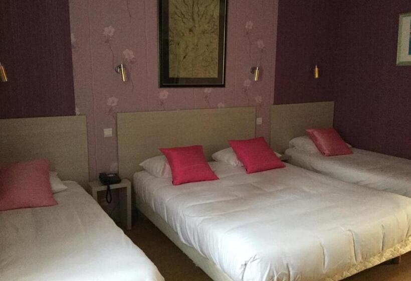 Четырехместный Номер Стандарт, Hôtel République