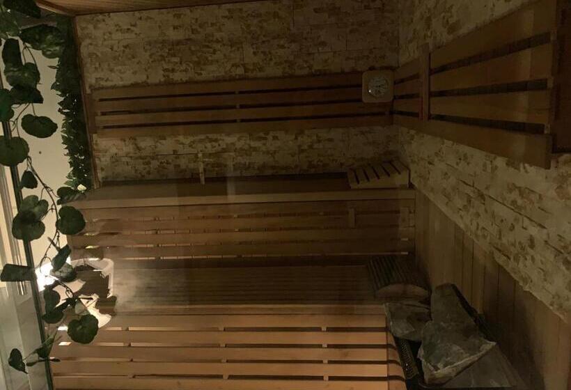 Трехместный Номер Стандарт с Видом, Várfal Wellness Panzió