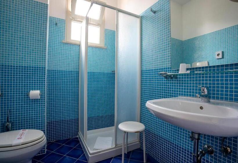 Camera Tripla Standard Vista Mare, Ridolfi