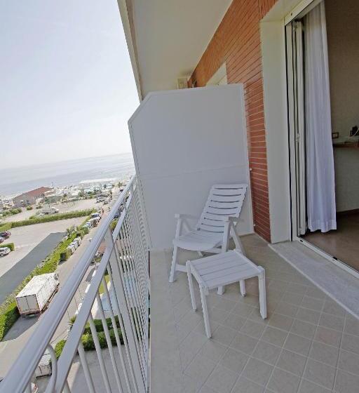 Camera Quadrupla Standard Vista Mare, Ridolfi