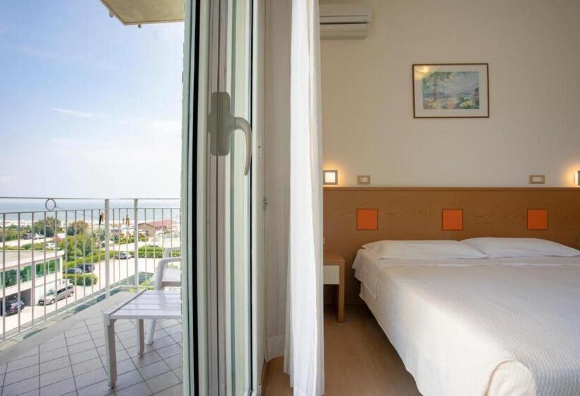 Camera Quadrupla Standard Vista Mare, Ridolfi