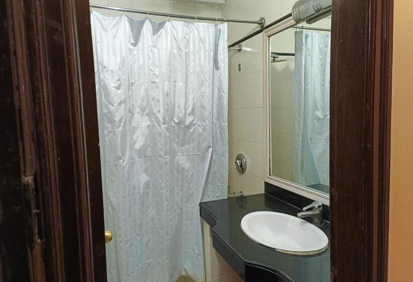 Люкс, Spot Inn