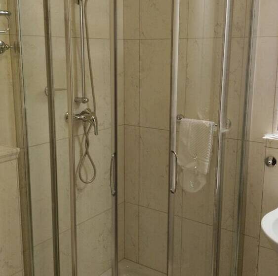Quarto Estandar, Villa