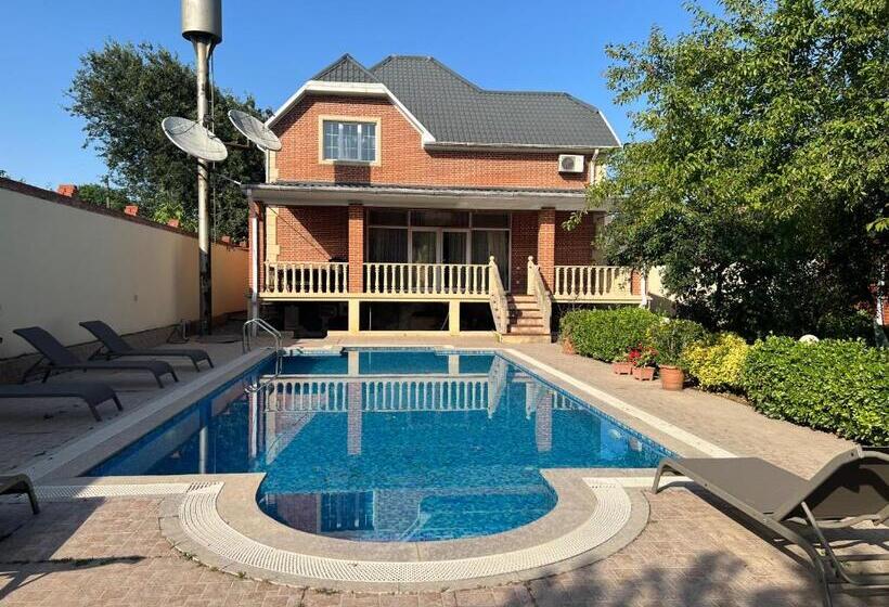 ویلای 1 خوابه با چشم‌انداز دریا, Riva Seaside House