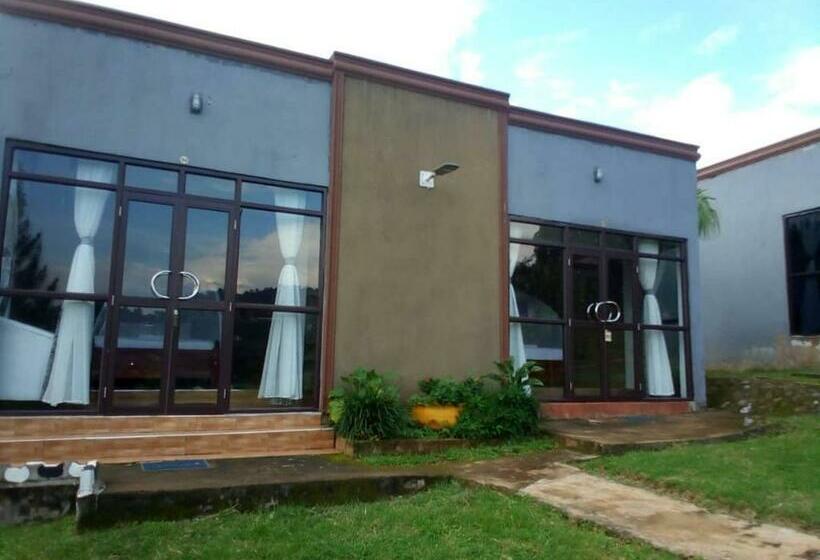 اتاق استاندارد یک نفره, Sipi Valley Resort
