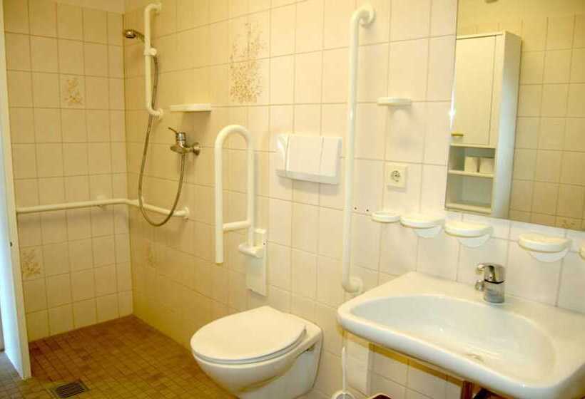 标准单人间共用浴室, Hostel Flensburg