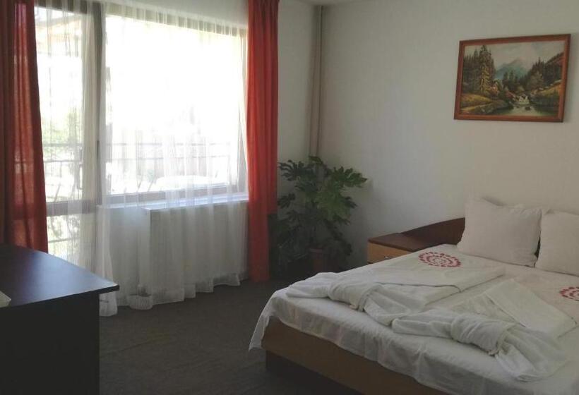 Номер Стандарт Трехместный, Ivet Guest House