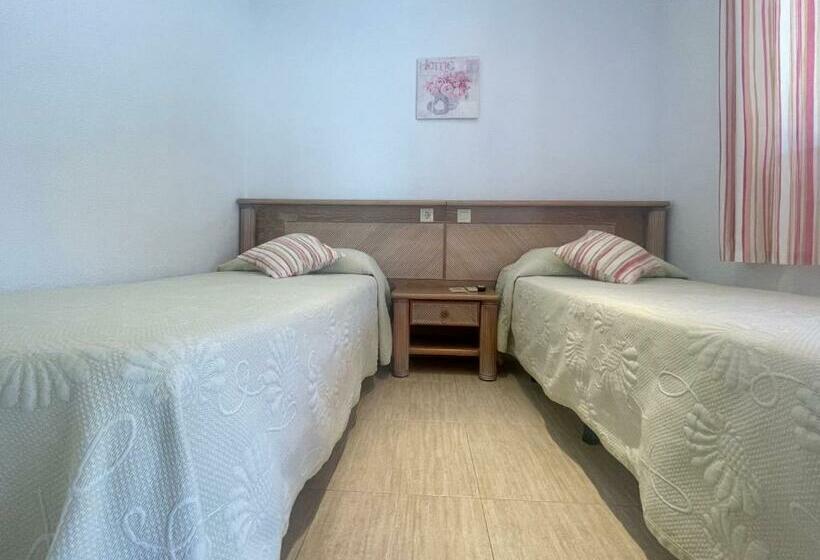 스탠다드 룸, Hostal Noli
