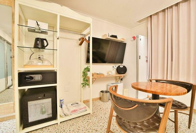 Номер Deluxe, Daegu February Hotel Dongdaegustation