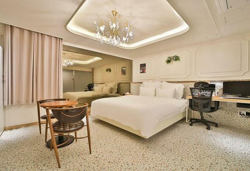 Номер Deluxe, Daegu February Hotel Dongdaegustation