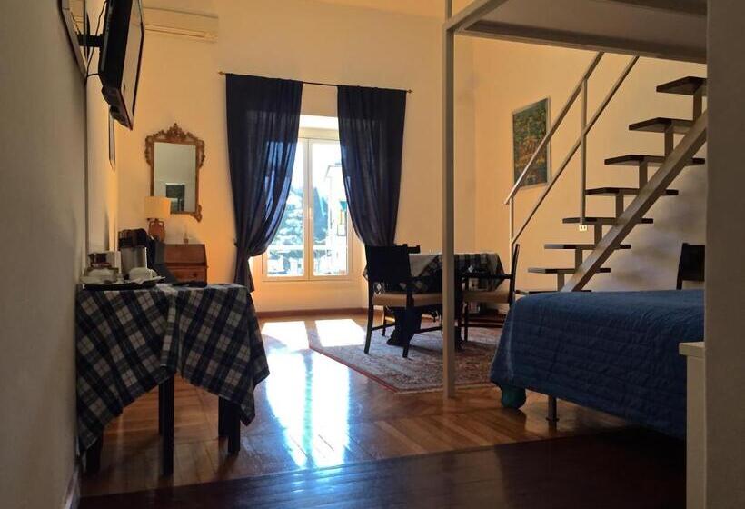 سوییت جونیور با چشم‌انداز دریا, Albergo Nazionale
