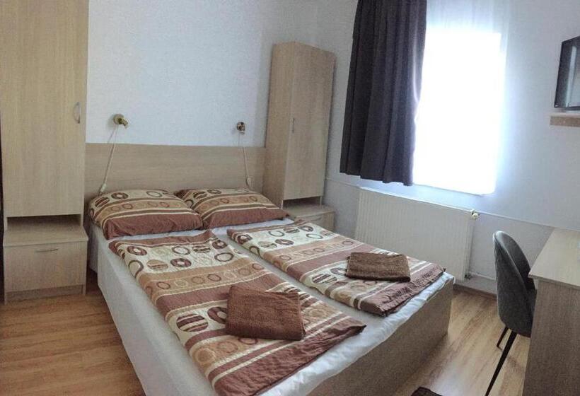 Номер Стандарт, Gerendas Panzió
