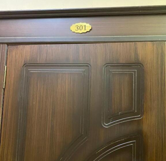 Economy Triple Room, Shayx Jalol
