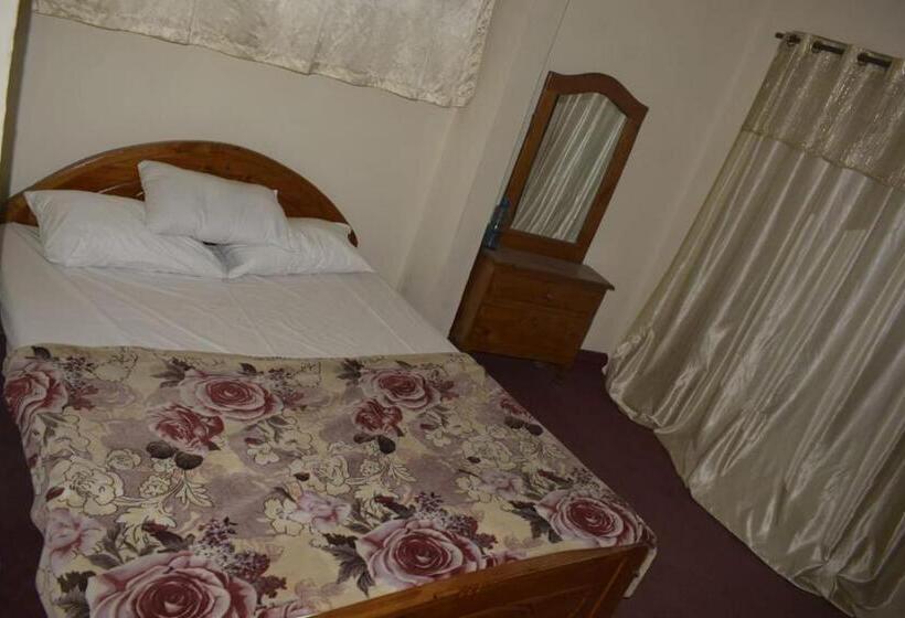 اتاق خانوادگی, Highlander Inn Skardu