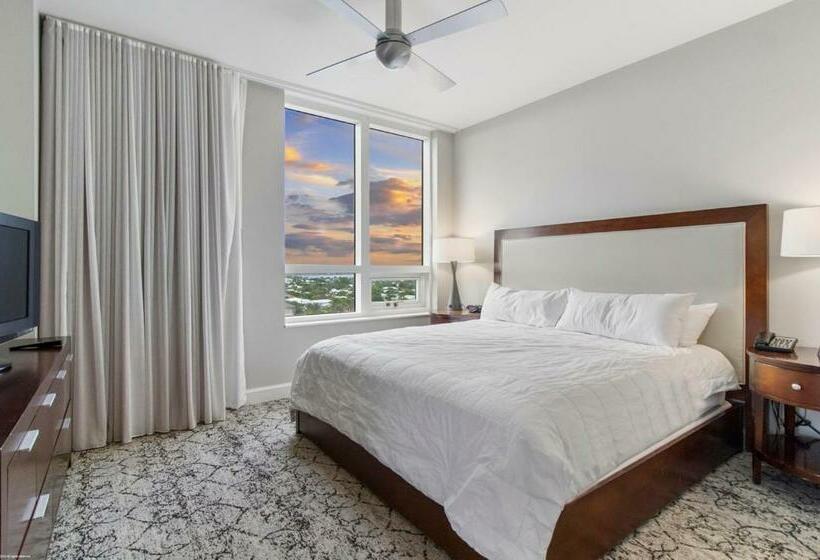 스위트 킹사이즈 침대, Singer Island Beach Resort And Spa, Located At The Palm Beach Resort