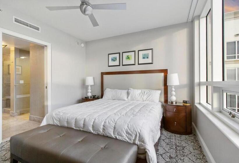 스위트 킹사이즈 침대, Singer Island Beach Resort And Spa, Located At The Palm Beach Resort