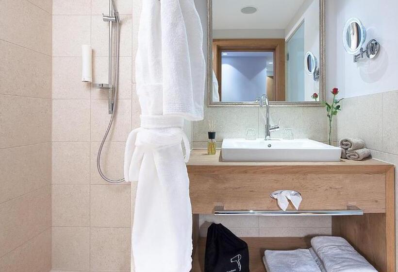 Полулюкс, Lechquell Hotel Post