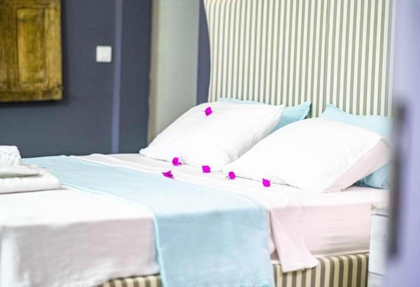 Люкс Вид на Бассейн, Sultan Hotel Kalkan