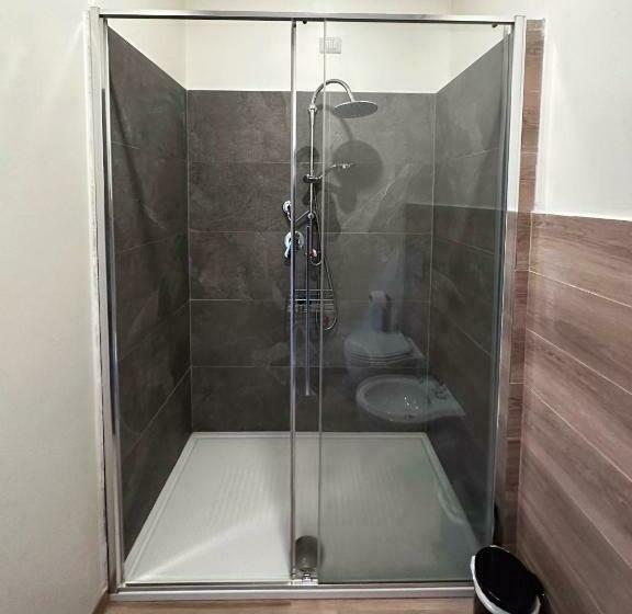 Полулюкс с Балконом, Extravaganza Room And Suite Apartment City Center