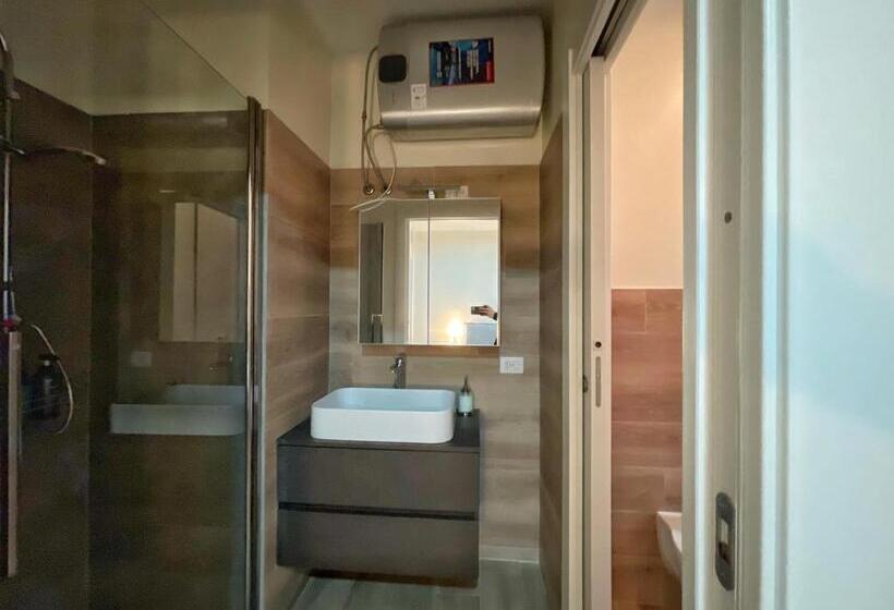 Апартаменты 1 Спальня, Extravaganza Room And Suite Apartment City Center