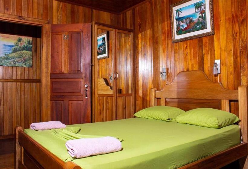 اتاق لوکس با چشم‌انداز دریا, Bastimentos Hill Guest House