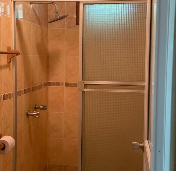 اتاق لوکس, Bastimentos Hill Guest House
