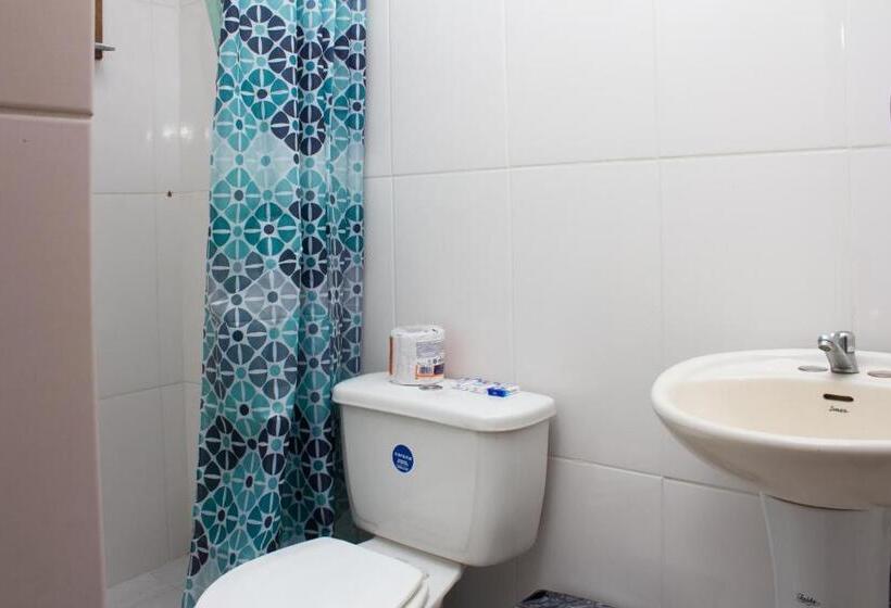 بانگلوی استاندارد, Bastimentos Hill Guest House