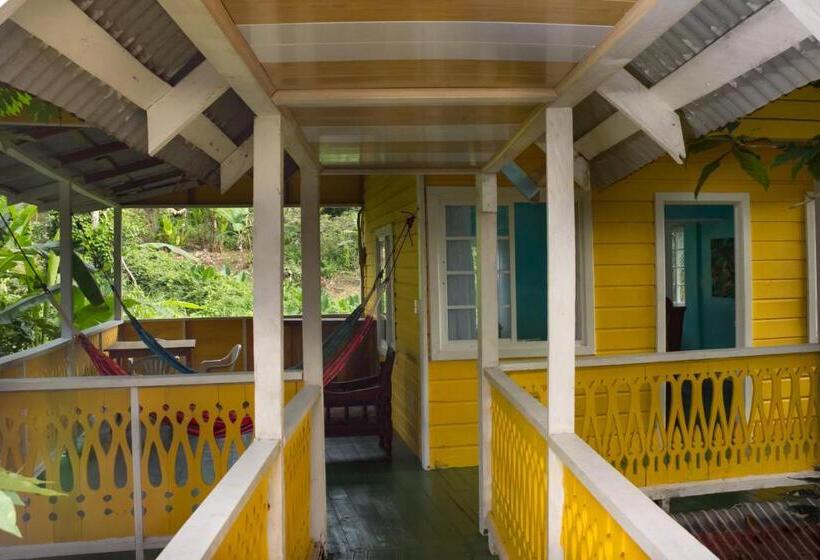 بانگلوی استاندارد, Bastimentos Hill Guest House