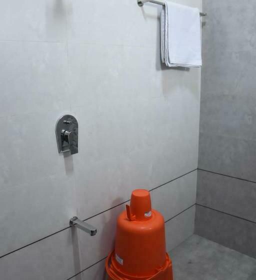 Номер Deluxe, Vrindavan Deluxe, Kolhapur