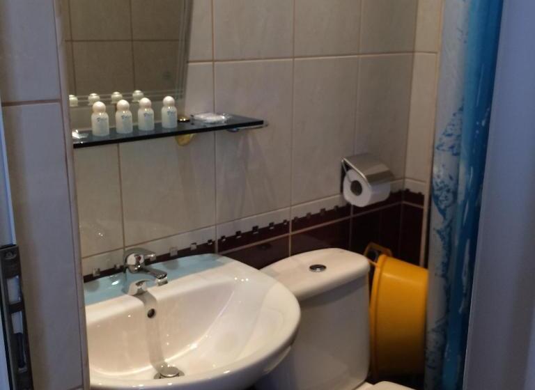 Четырехместный Номер Стандарт с Балконом, Family Hotel Dramchev