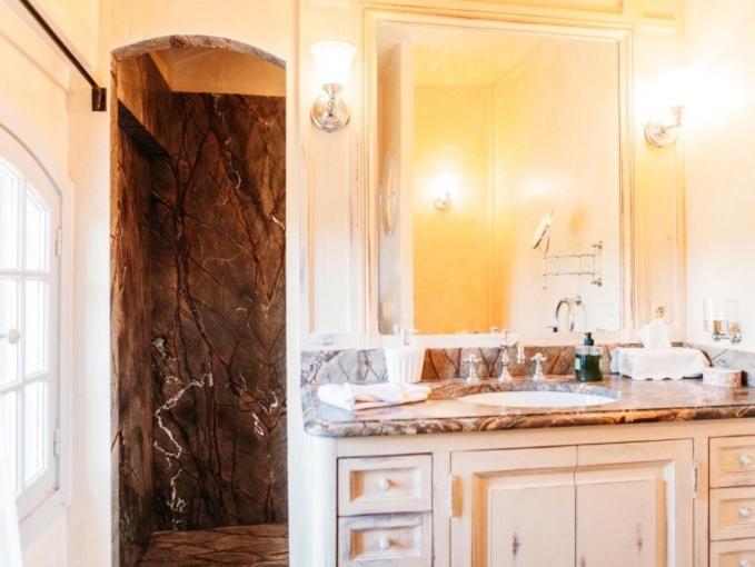 Номер Стандарт, B&b Château Légier