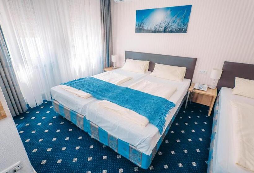 Номер Стандарт Трехместный, Benger