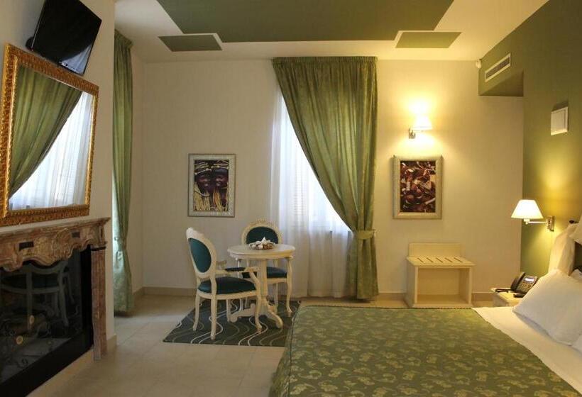 Полулюкс с Балконом, Capovilla