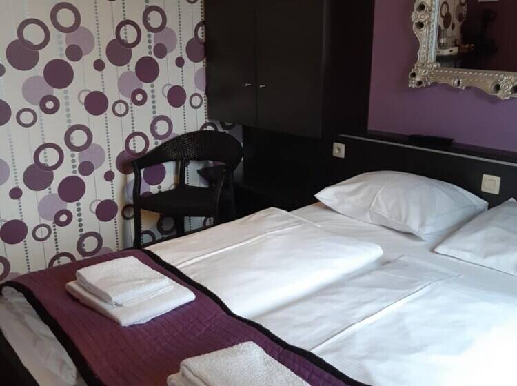 Номер Стандарт, Ravel Hotel Cyrano