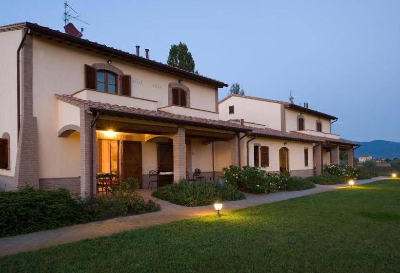 Family flat with balcony, Agriturismo Le Rondini Di Francesco Di Assisi