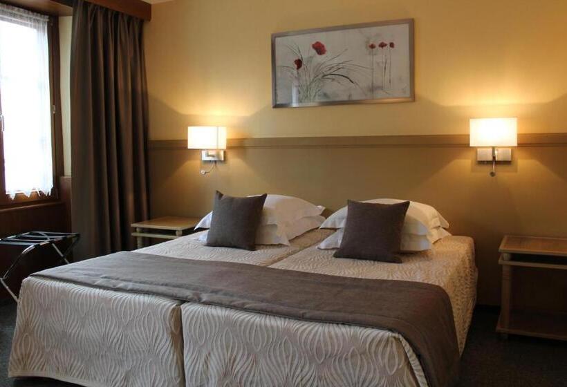 Номер Комфорт, Auberge Des Trois Châteaux