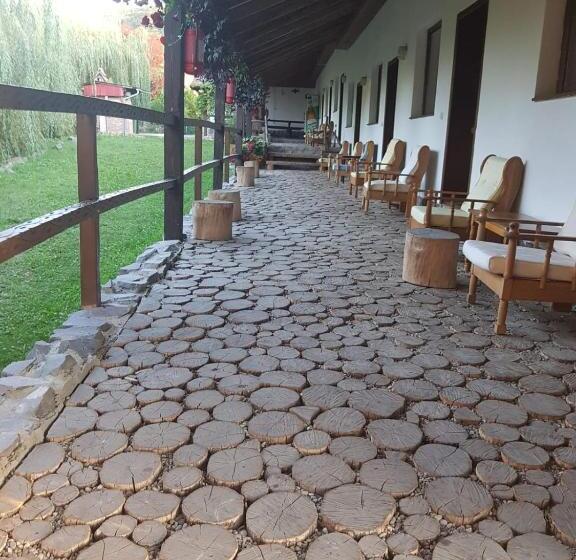 Семейный Номер, Vila Sura Razoare