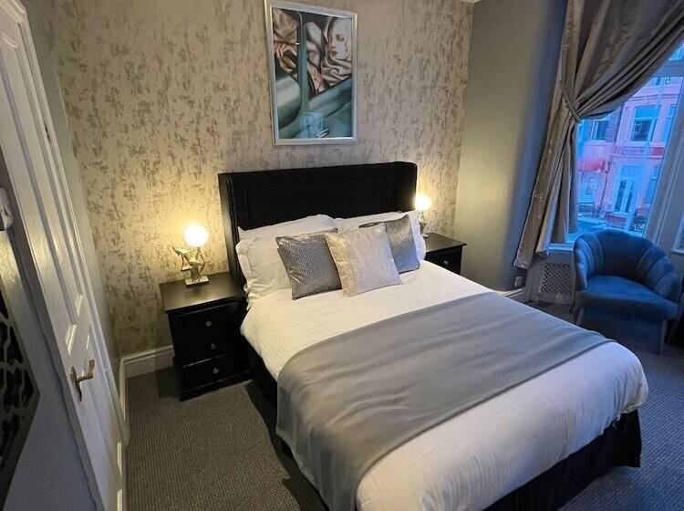Номер Стандарт, Mcgraths Blackpool