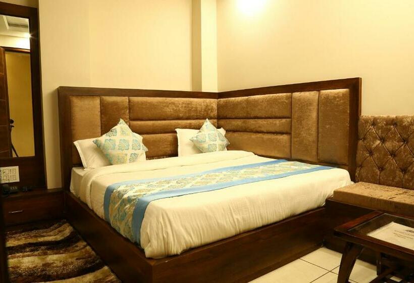Quarto Basic, Kush Ganga   50 Meter From Har Ki Pauri, Haridwar
