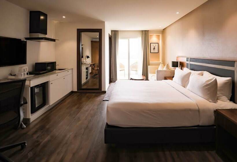 اتاق اجرایی, Regenta Suites Gurugram, Sohna Road, Sector 49