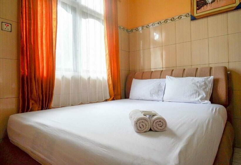Номер Superior, Urbanview Hotel Anugrah Kendal By Reddoorz