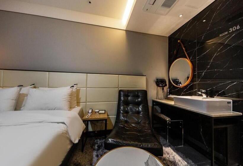 اتاق استاندارد با وان آب گرم, West In Hotel Yeosu