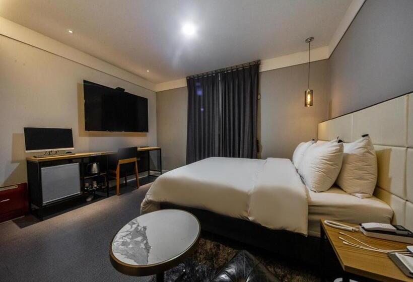 اتاق استاندارد با وان آب گرم, West In Hotel Yeosu