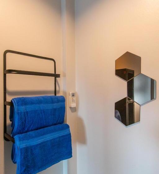 标准单人间共用浴室, Sida Hostel