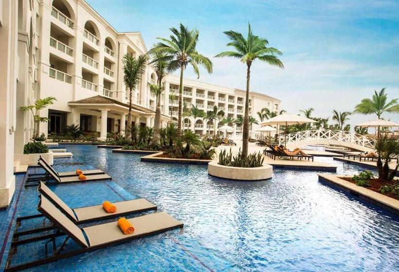 Standard swim-up room, Hyatt Zilara Rose Hall Adults Only All Inclusive