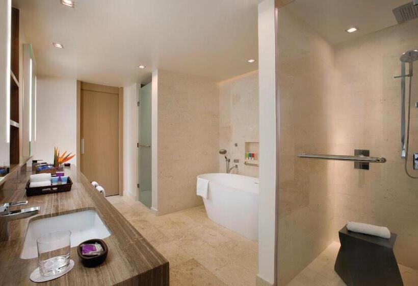 سوییت با چشم‌انداز دریا, Hyatt Zilara Rose Hall Adults Only All Inclusive